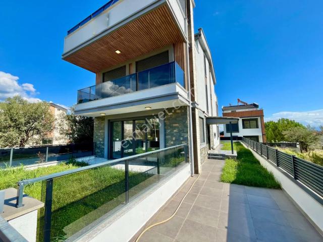 Edremit, Balikesir içerisinde satılık Villa