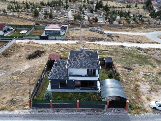 Niğde içerisinde satılık Villa