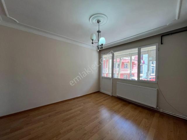 Bayrakli, İzmir içerisinde kiralık mülk