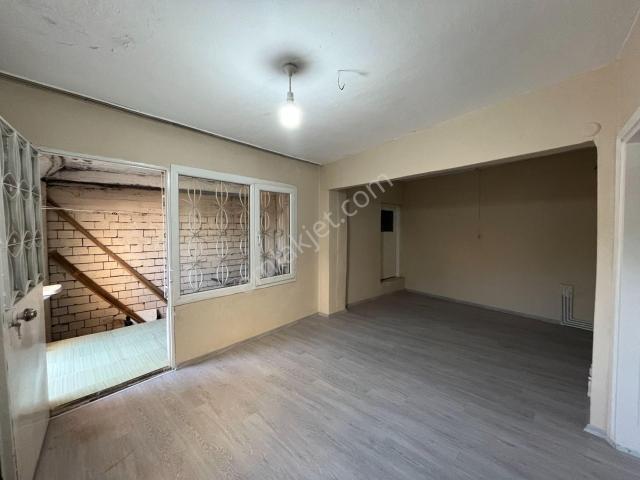 Bayrakli, İzmir içerisinde kiralık mülk