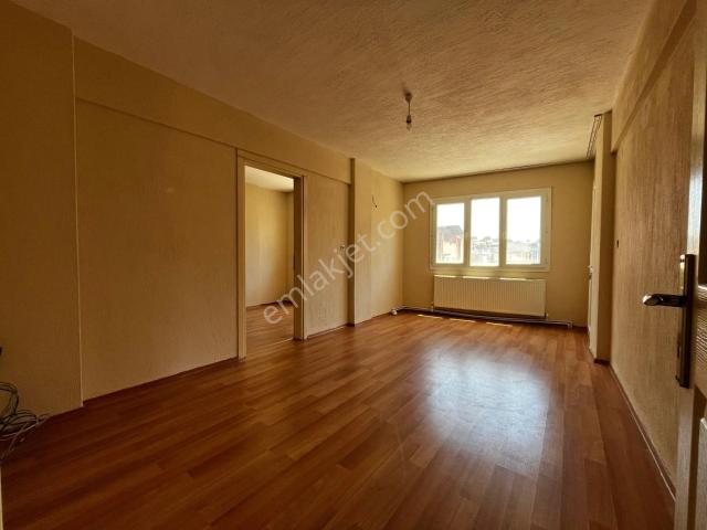 Bayrakli, İzmir içerisinde kiralık mülk