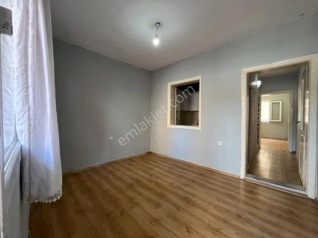 Bayrakli, İzmir içerisinde kiralık mülk