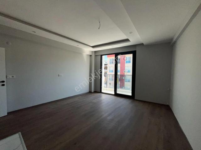 Bayrakli, İzmir içerisinde satılık mülk