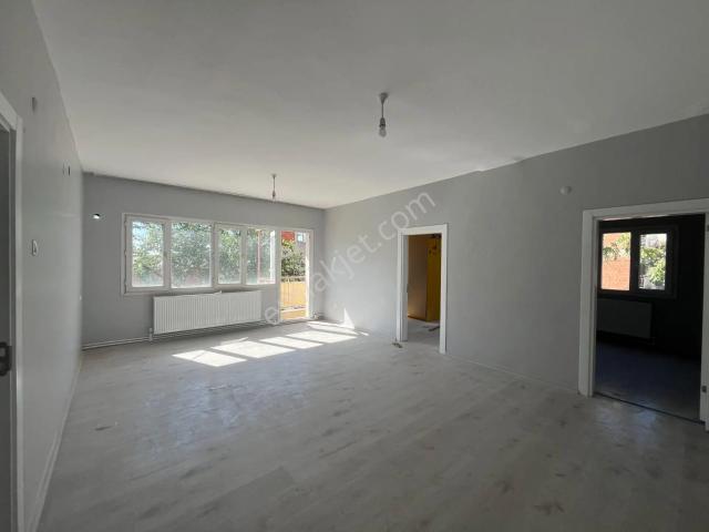 Emek Mahallesi, Bayraklı içerisinde kiralık mülk