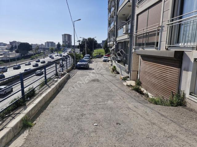 Bayrakli, İzmir içerisinde kiralık mülk