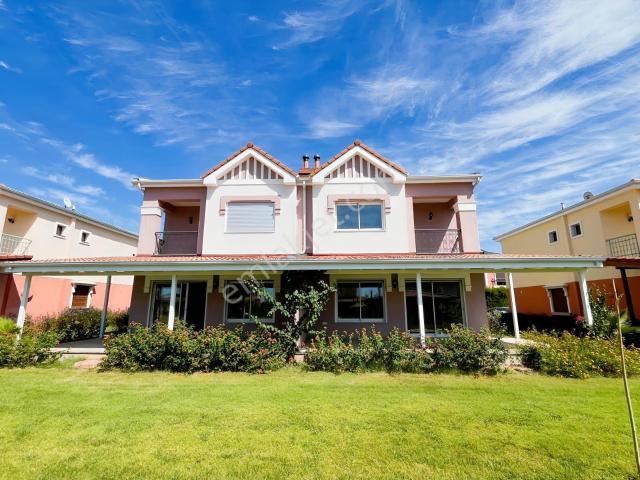 Orta Mahallesi, Menderes içerisinde satılık Villa