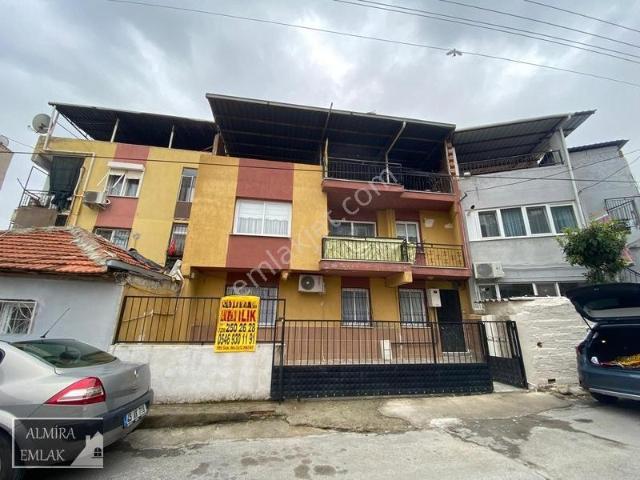 Yeni Çamlık, Karabağlar içerisinde satılık Bina