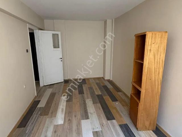 Karabağlar, İzmir içerisinde kiralık mülk