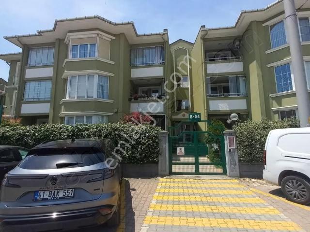 İzmit, Kocaeli içerisinde kiralık mülk