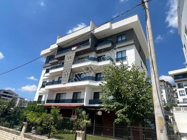 İzmit, Kocaeli içerisinde kiralık mülk
