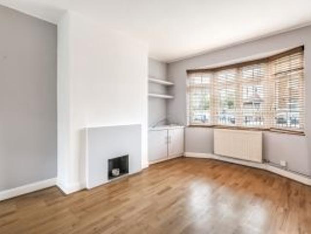 House for rent in Summerstown, Greater London