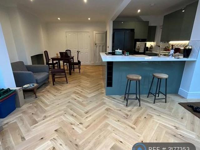 House for rent in London Borough of Ealing, Greater London