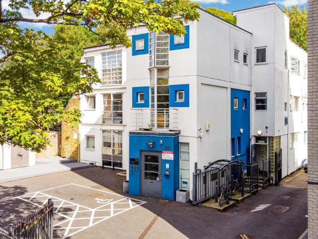 Room for rent in London Borough of Ealing, Greater London
