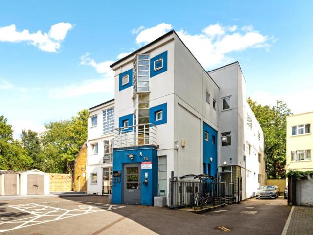 House for rent in London Borough of Ealing, Greater London