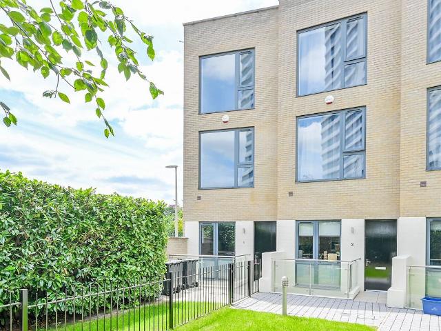 House for rent in Strand-on-the-Green, Greater London