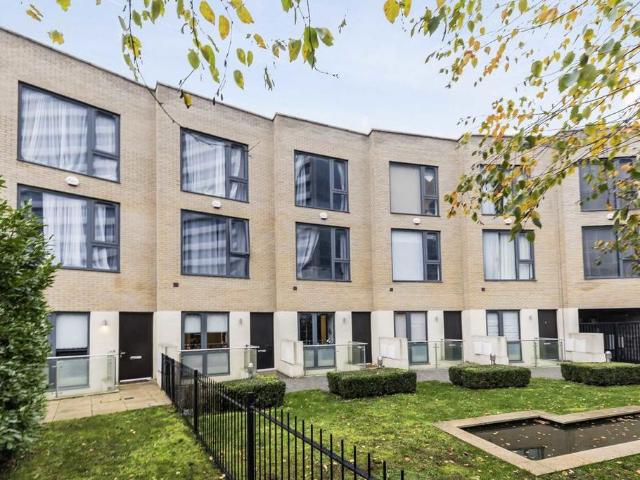 House for rent in Strand-on-the-Green, Greater London