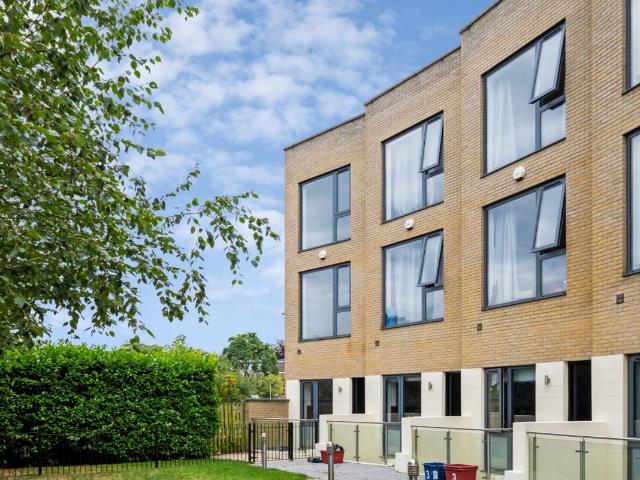 House for rent in London Borough of Hounslow, Strand