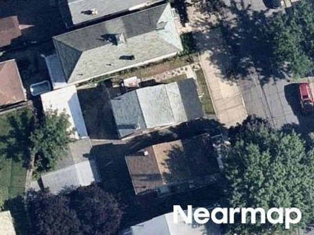 House for sale in Wakefield, New York