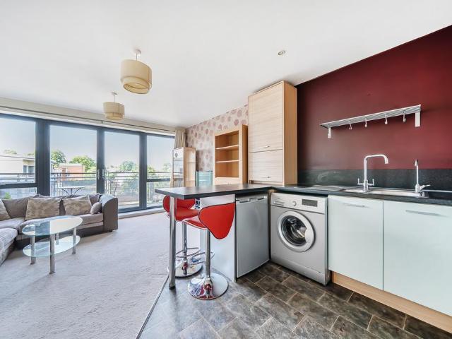 Apartment for rent in Charlton, Greater London