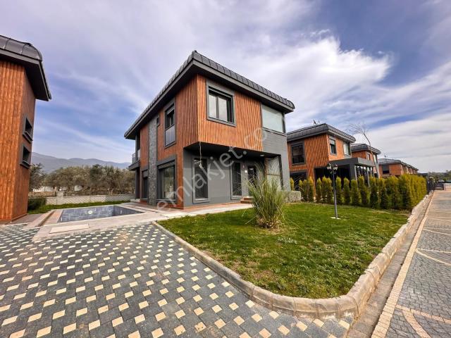 Edremit içerisinde satılık Villa