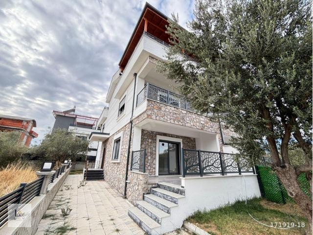Güre, Edremit içerisinde satılık Villa