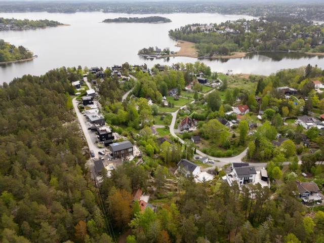 Tomt till salu i Mörtnäs, Stockholm