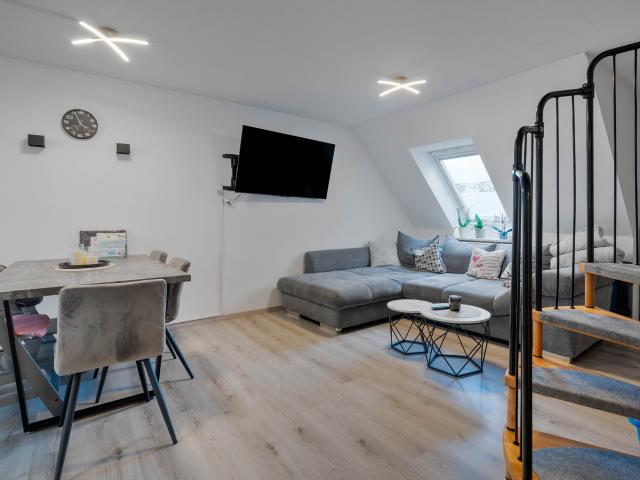 Dachgeschosswohnung kaufen in Glassenhart, Nersingen