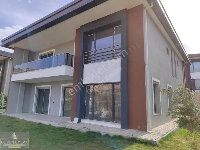 Yeşilyurt içerisinde satılık Villa
