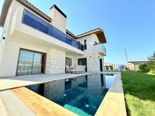 Kuşadasi, Aydin içerisinde satılık Villa