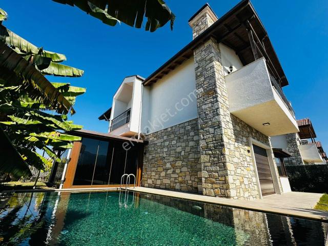 Kuşadasi, Aydin içerisinde satılık Villa