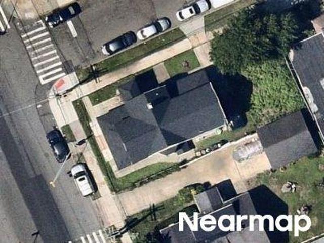 House for sale in Queens, Arverne