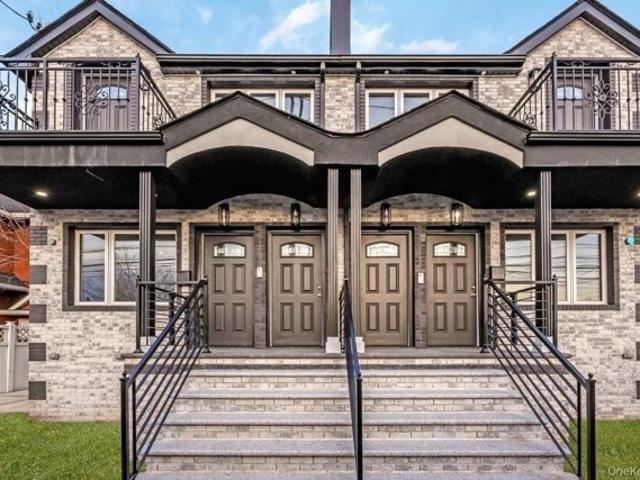 House for sale in Queens, Arverne