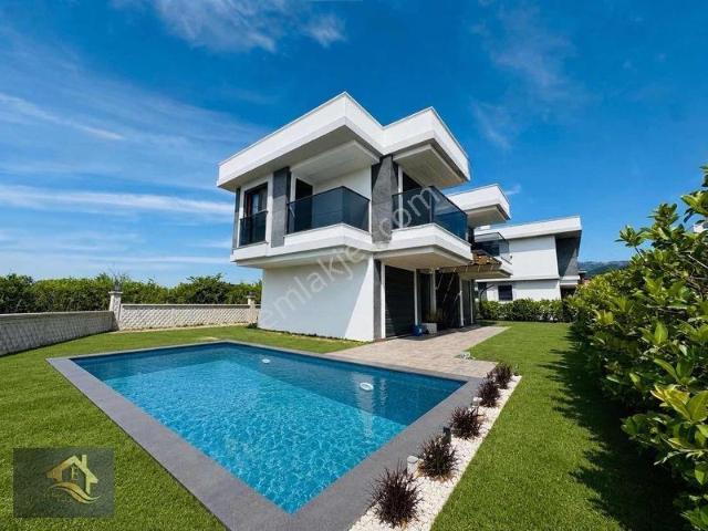Kuşadasi, Aydin içerisinde satılık Villa
