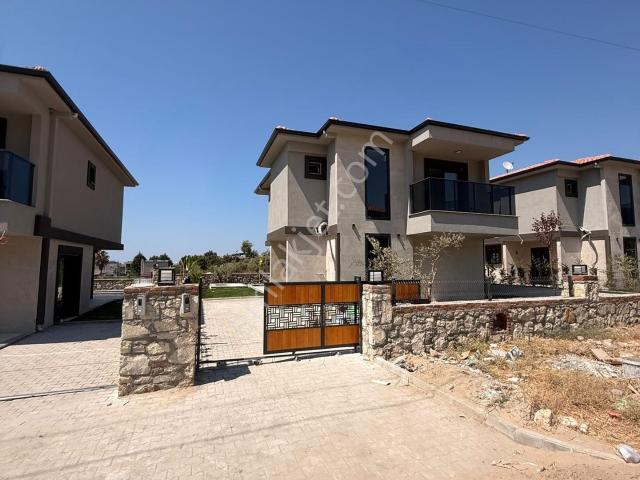 Kuşadasi, Aydin içerisinde satılık Villa