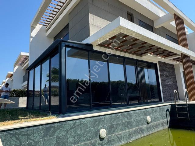 Kuşadasi, Aydin içerisinde satılık Villa