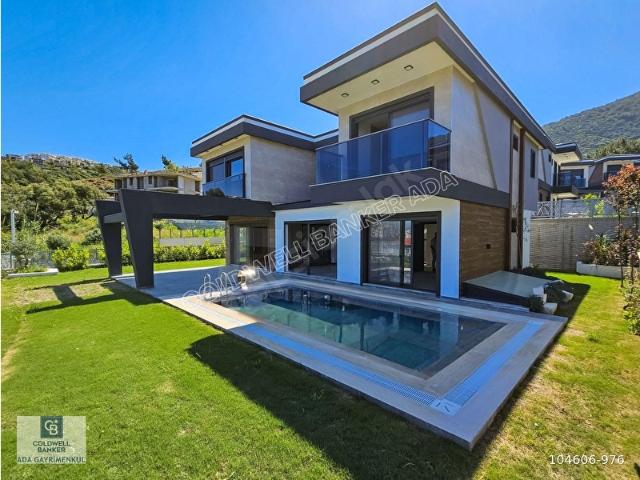 Cumhuriyet Mahallesi, Kuşadası içerisinde satılık Villa