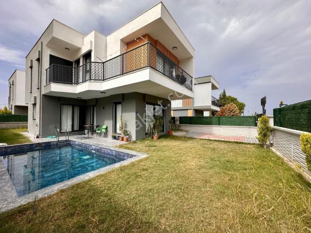 Kuşadasi, Aydin içerisinde satılık Villa