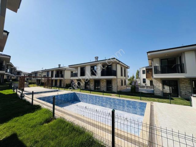 Kuşadasi, Aydin içerisinde kiralık Villa