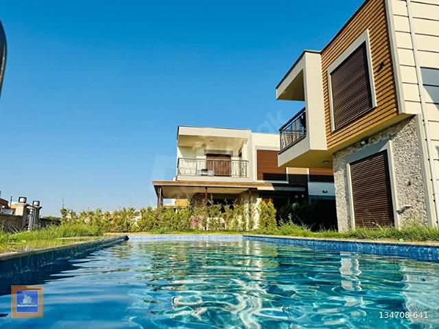 Kuşadasi, Aydin içerisinde satılık Villa