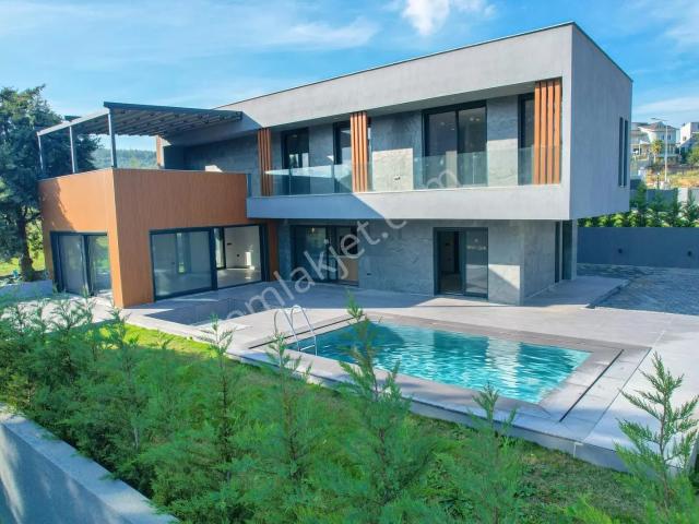Güzelbahçe, İzmir içerisinde satılık Villa