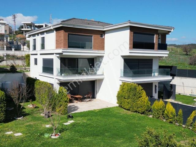 Güzelbahçe, İzmir içerisinde satılık Villa