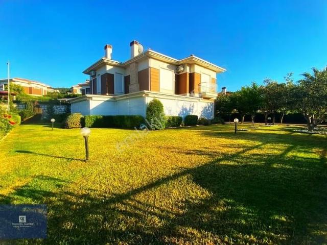 Güzelbahçe, İzmir içerisinde kiralık Villa