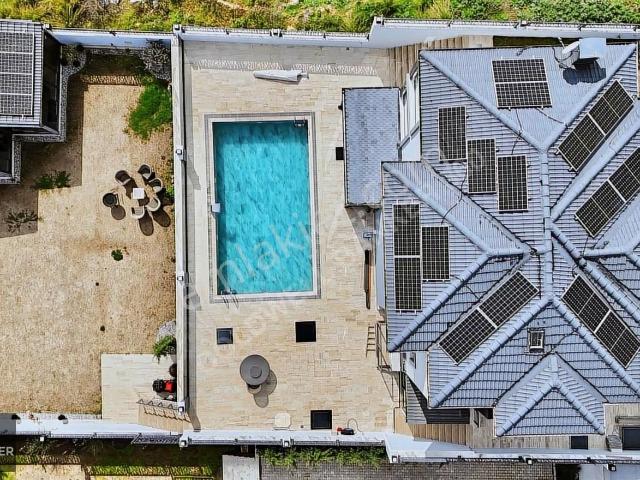 Güzelbahçe, İzmir içerisinde satılık Villa