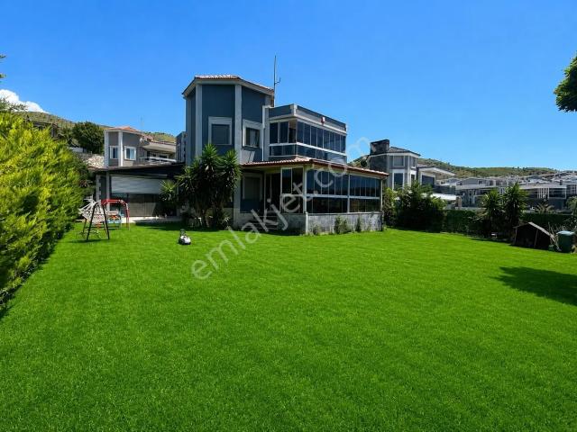 Güzelbahçe, İzmir içerisinde kiralık Villa