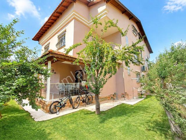 Güzelbahçe, İzmir içerisinde kiralık Villa