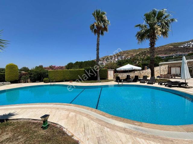 Güzelbahçe, İzmir içerisinde satılık Villa