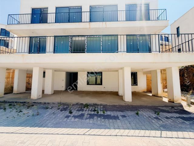 Yelki, Güzelbahçe içerisinde satılık Villa