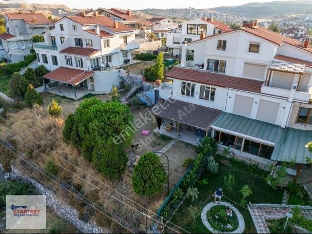 Çamlı Mahallesi, Güzelbahçe içerisinde satılık Villa