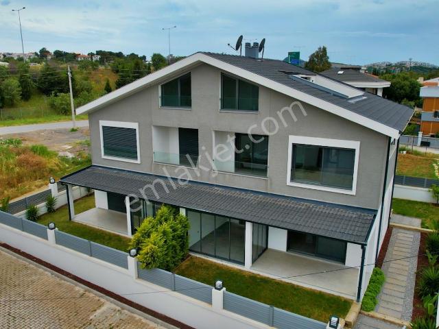 Yalı Mahallesi, Güzelbahçe içerisinde kiralık Villa