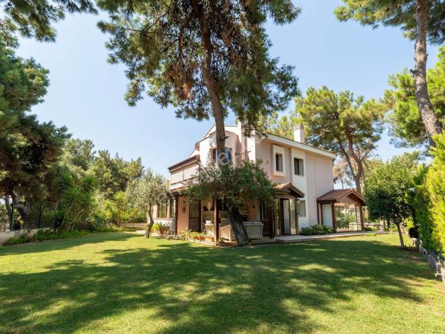 Güzelbahçe, İzmir içerisinde satılık Villa